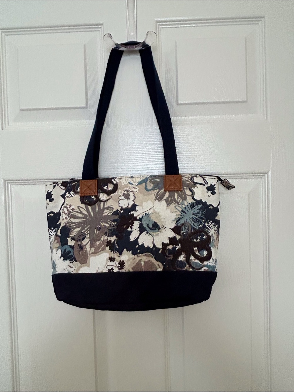 Thirty-One Demi Day Bag - Brushed Bloom Floral